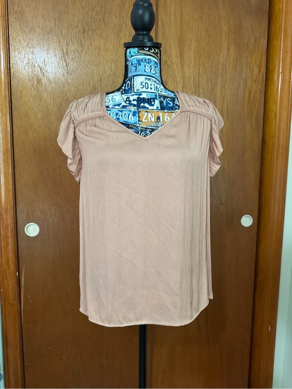 NWT DR2 Satin Texture V-Neck Ruffle Sleeve Blush Pink Copper Rose Blouse, Small